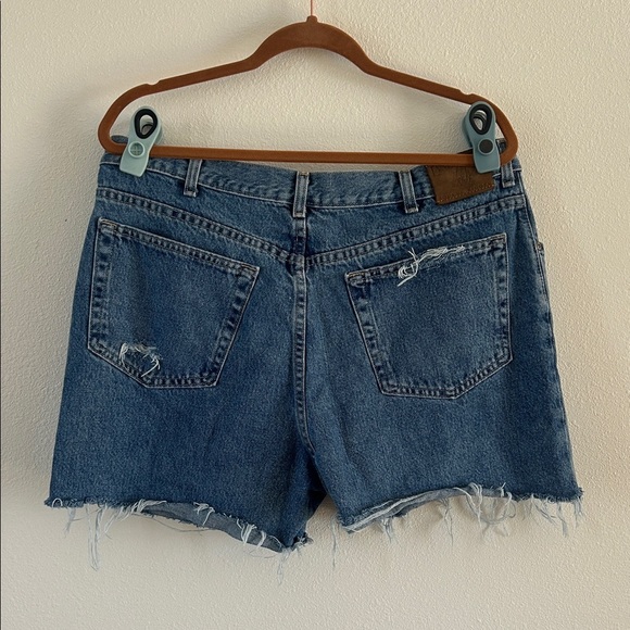 Land’s End 90’s Mom Shorts - Picture 3 of 5